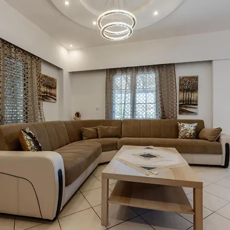 Eleni's Ground Floor Apartment *